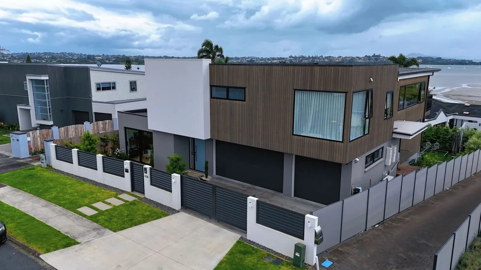Bramley Drive home in Farm Cove, Auckland - exterior view