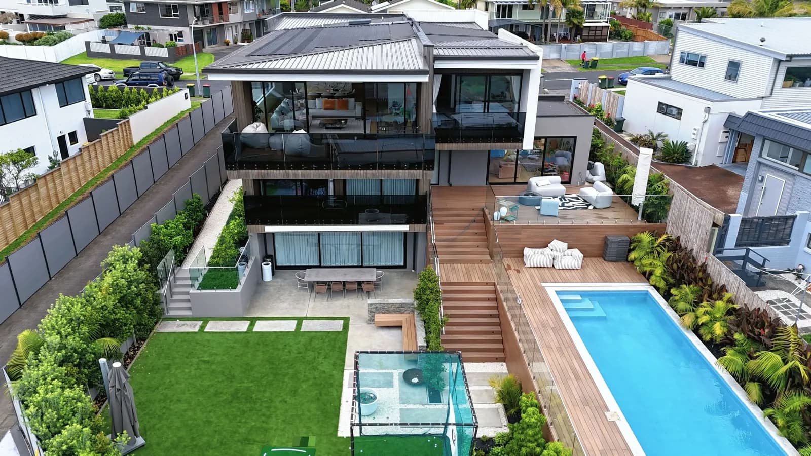 Bramley Drive home in Farm Cove, Auckland - view 2