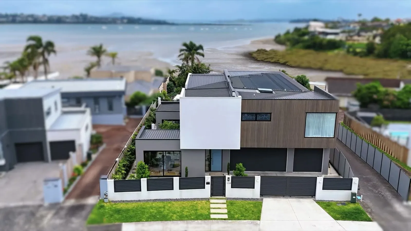 Bramley Drive home in Farm Cove, Auckland - view 3
