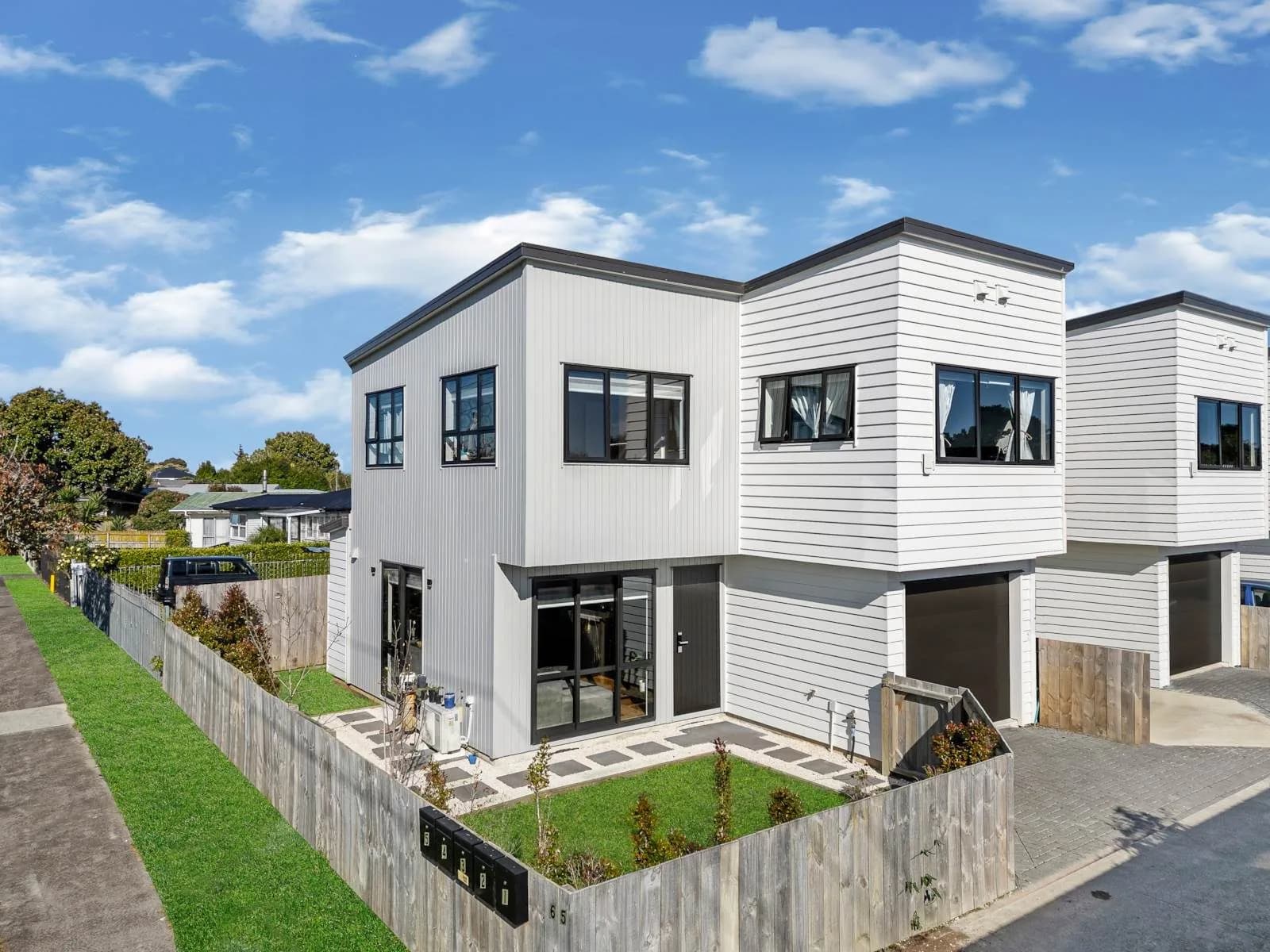 Friedlander Road townhouses in Manurewa, Auckland — view 2