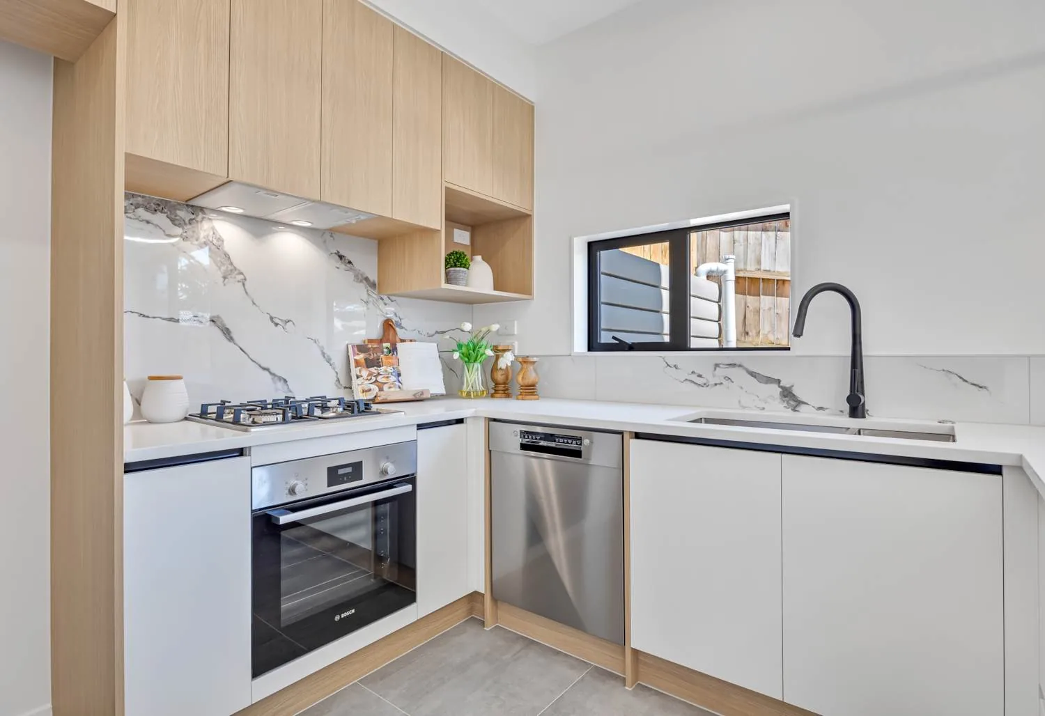 Larne Avenue homes in Pakuranga Heights, Auckland — view 4