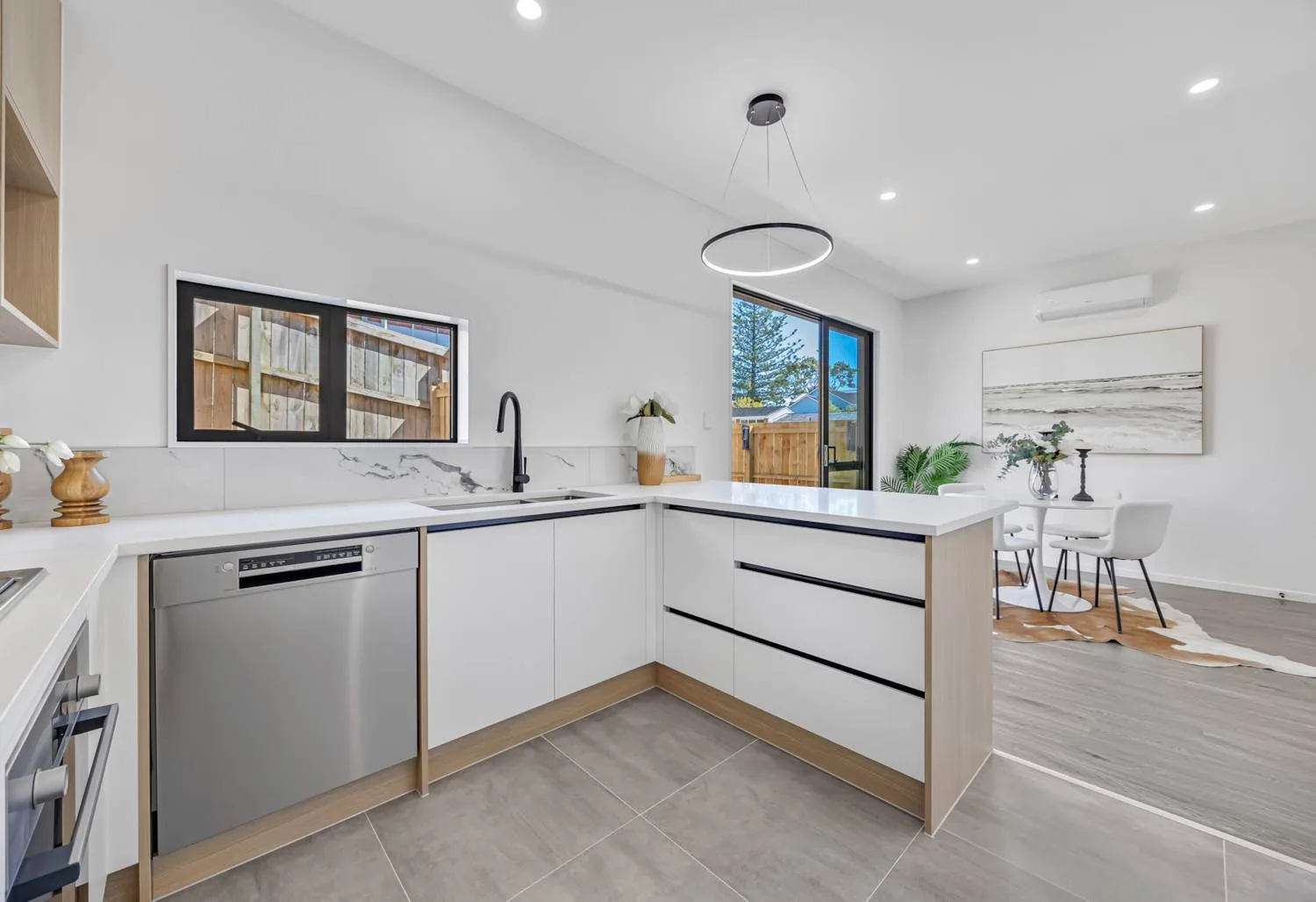 Larne Avenue homes in Pakuranga Heights, Auckland — view 5