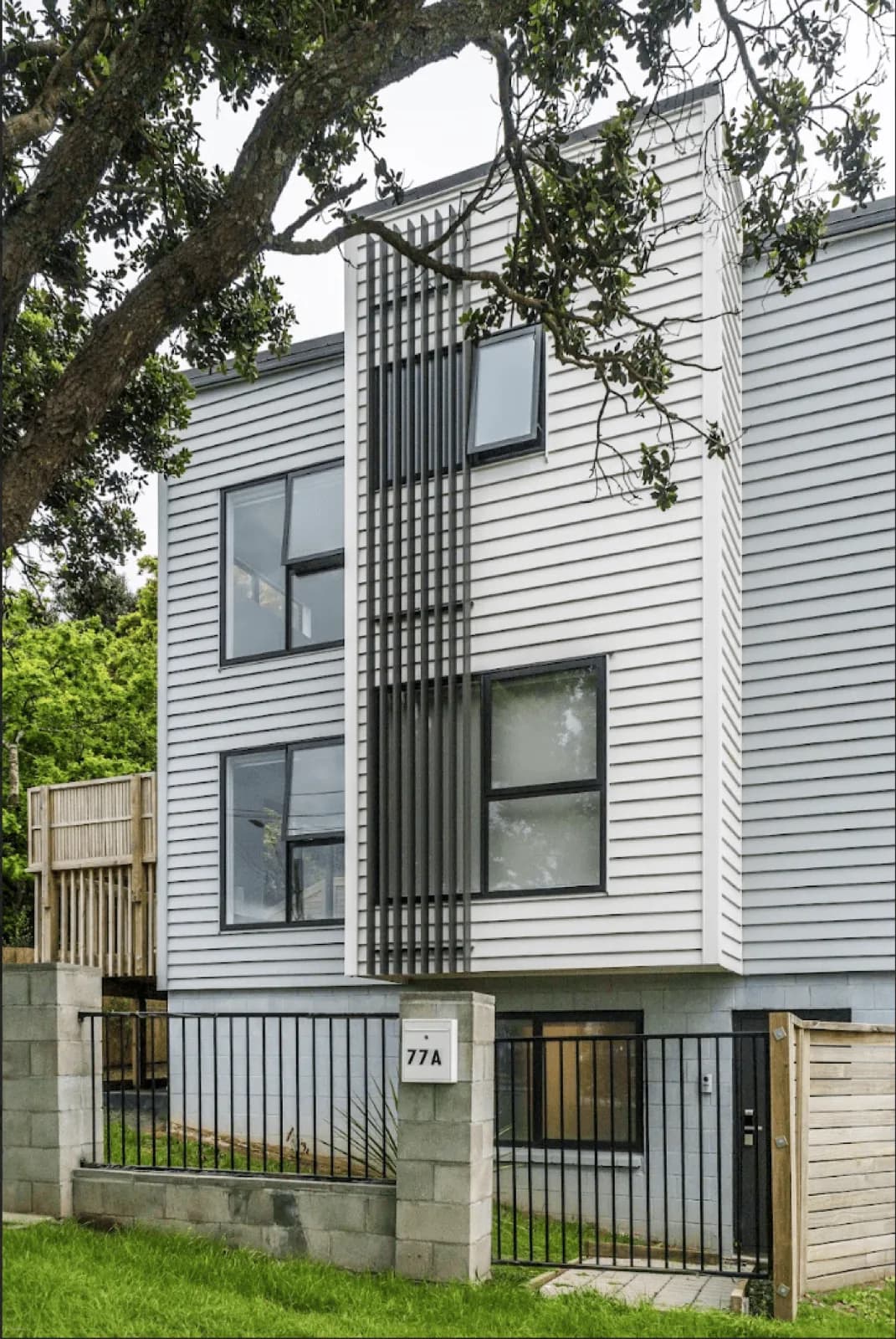 Penrose Road townhouses in Mount Wellington, Auckland - view 3