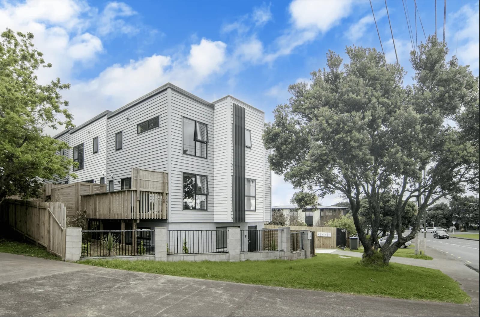 Penrose Road townhouses in Mount Wellington, Auckland - view 4