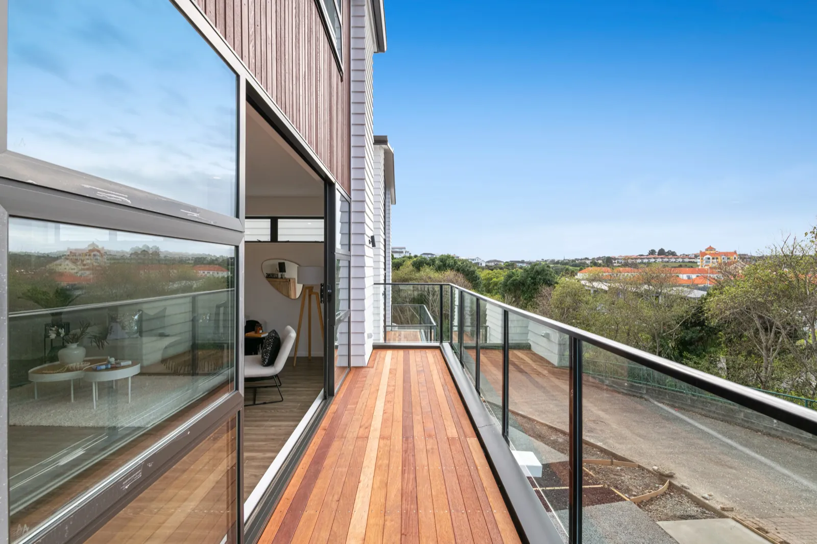 Pleasant Way home in Gulf Harbour, Auckland - view 2