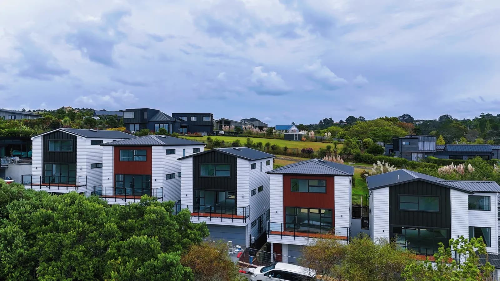 Pleasant Way home in Gulf Harbour, Auckland - view 3