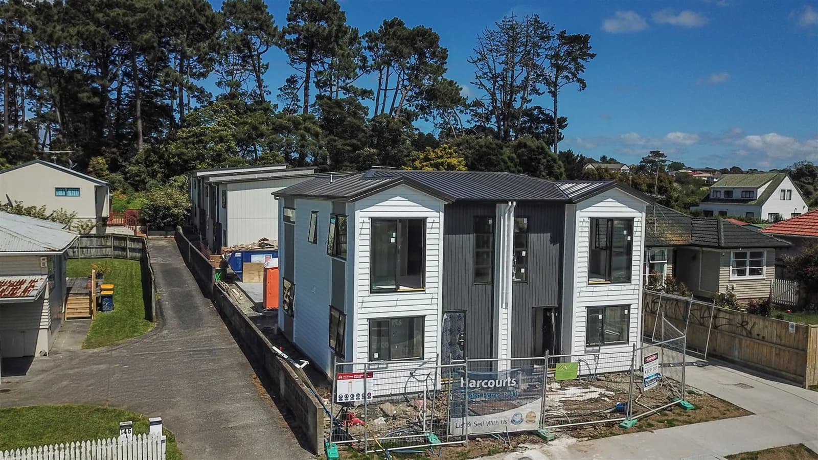 Portage Road townhouses in New Lynn, Auckland — view 5