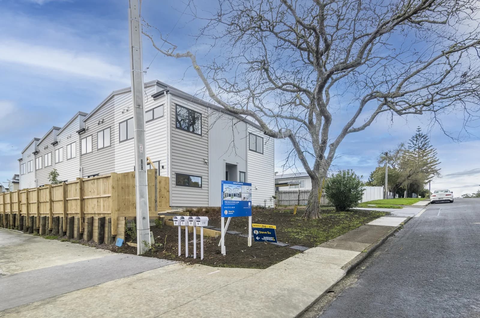 13 Ranch Avenue townhouses in Beach Haven, Auckland — view 3