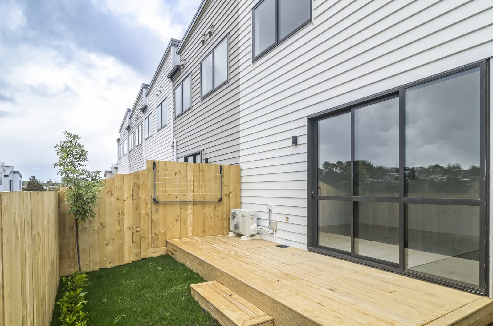 13 Ranch Avenue townhouses in Beach Haven, Auckland — view 4