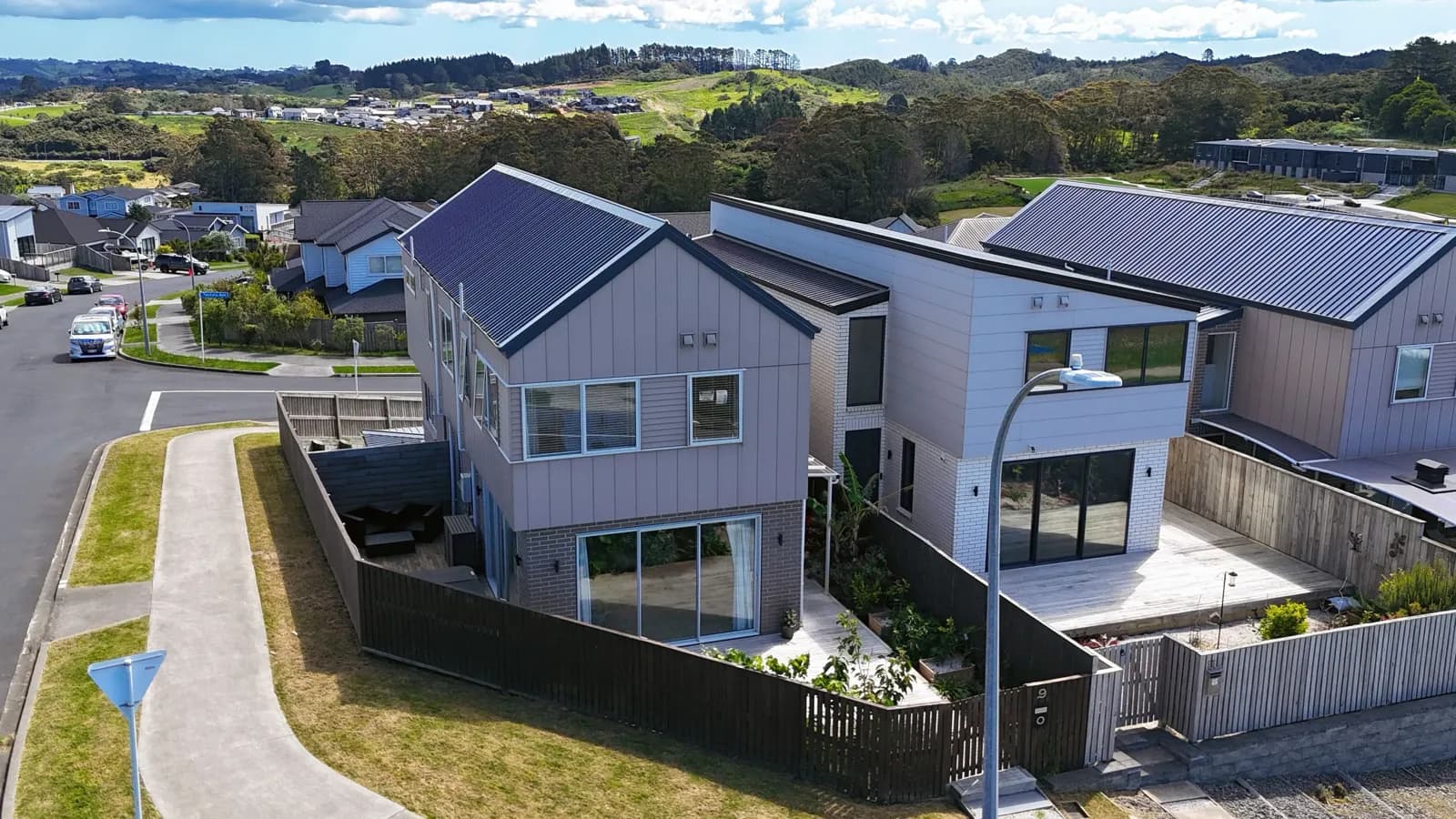 Sunnyheights Road townhouses in Orewa, Auckland - exterior view