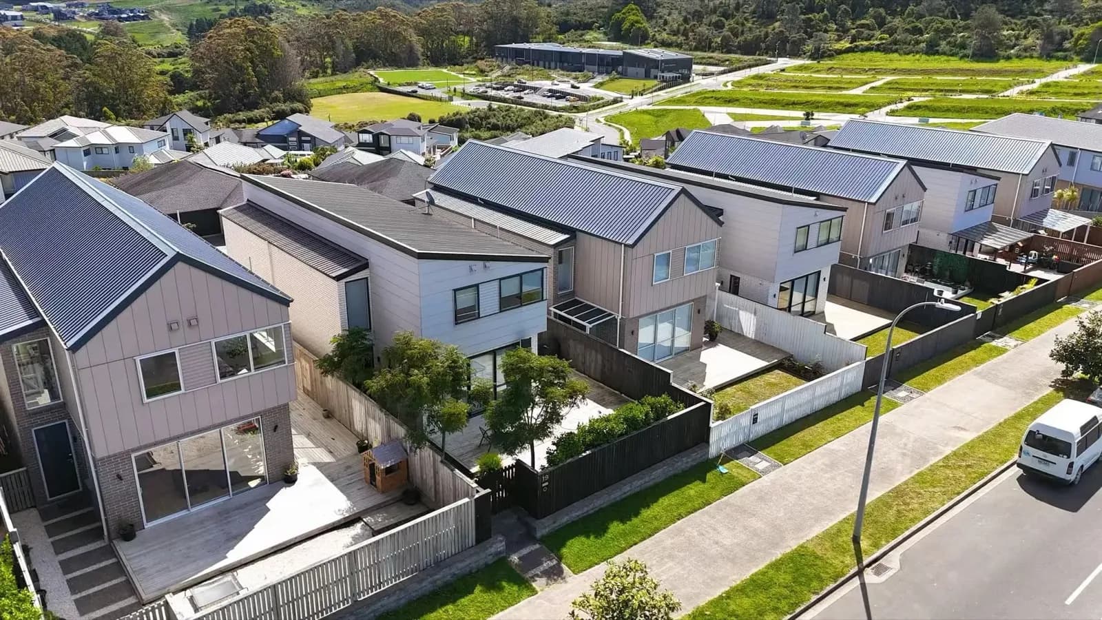 Sunnyheights Road townhouses in Orewa, Auckland - view 2
