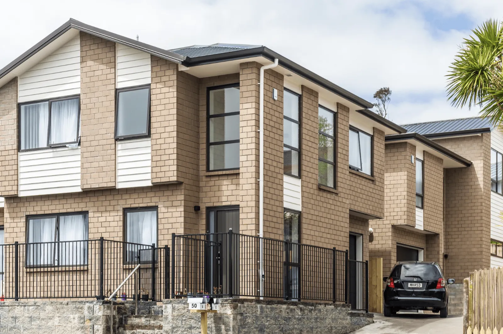 Tenbless Court homes in Unsworth Heights, Auckland - view 3
