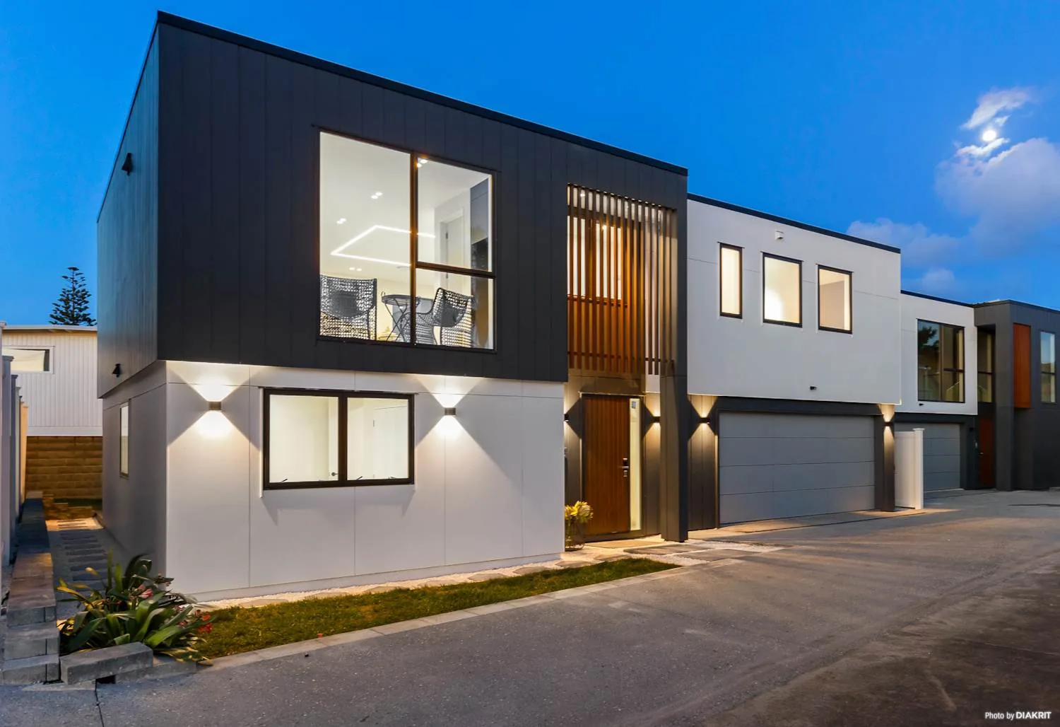 The Parade townhouses in Bucklands Beach, Auckland — exterior view