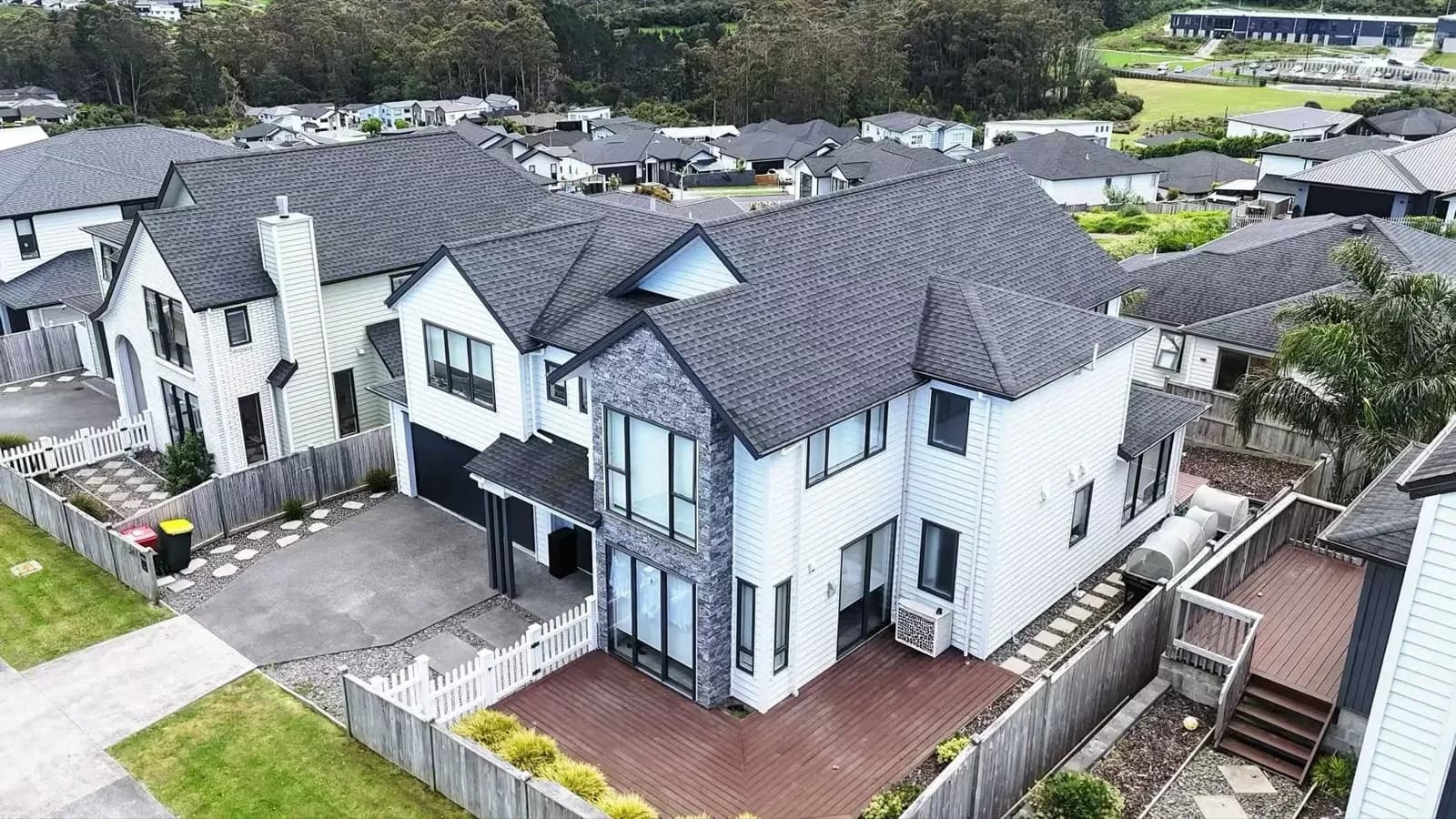 West Hoe Heights home in Orewa, Auckland - exterior view