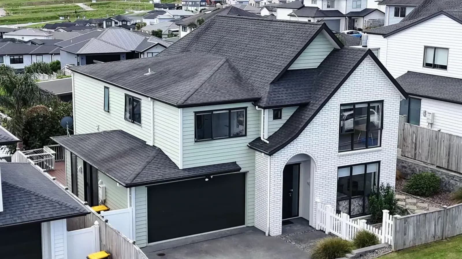 West Hoe Heights home in Orewa, Auckland - view 3