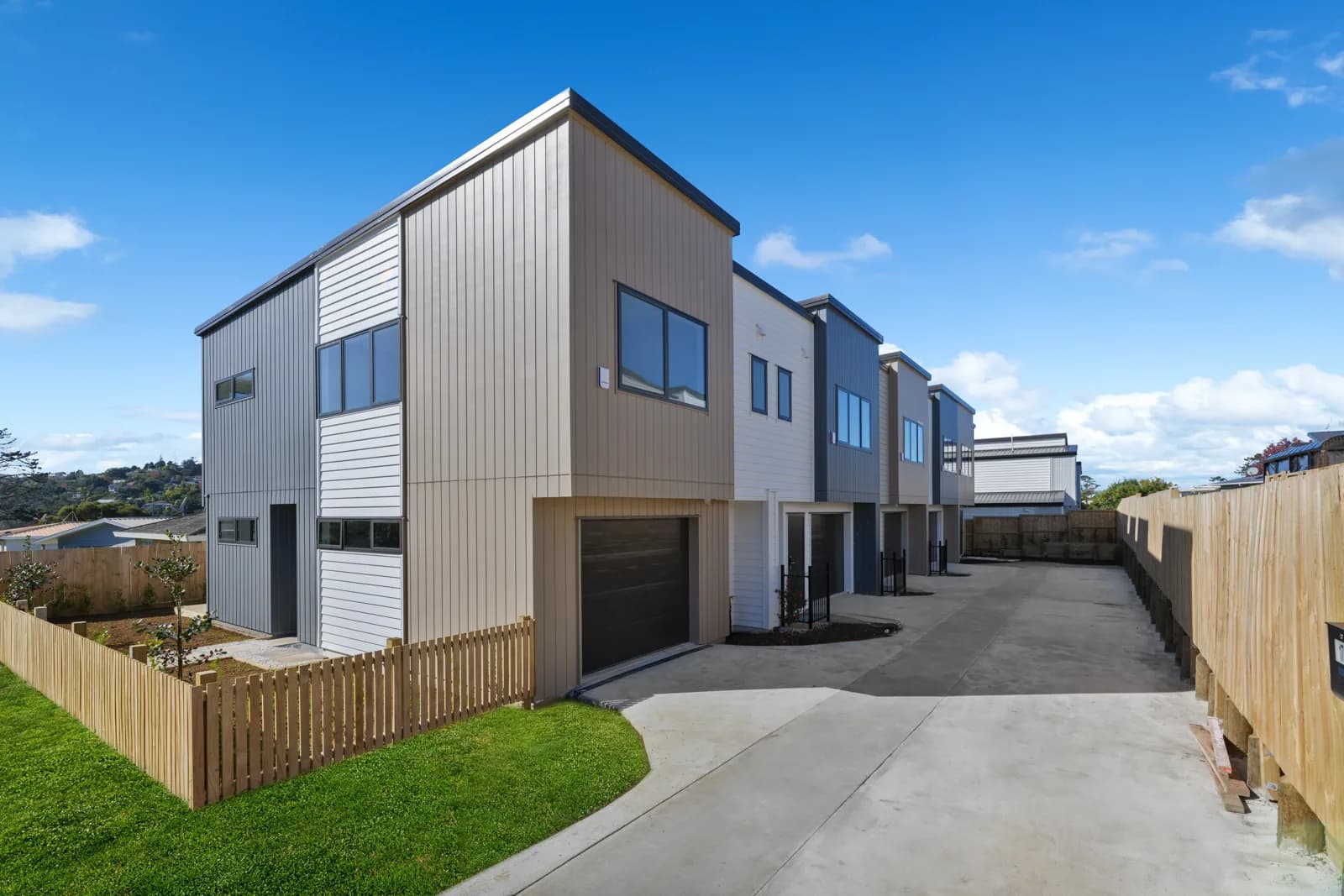 17 Ranch Avenue homes in Beach Haven, Auckland